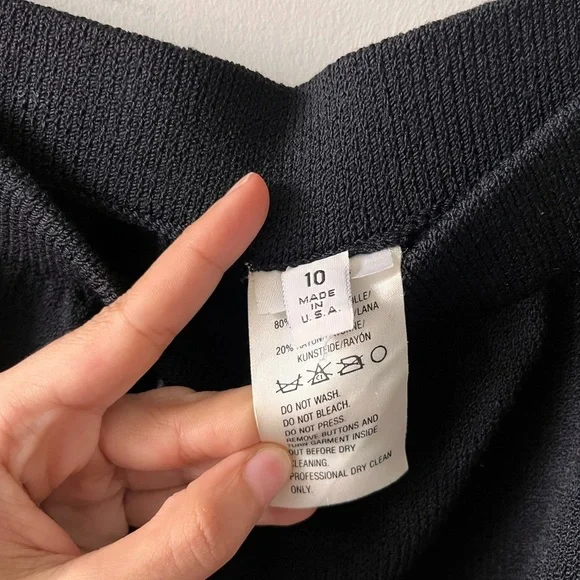 St.John Collection Wool Black Jacket Blazer and Skirt SET with Gold Buttons - 10 - Picture 11 of 11